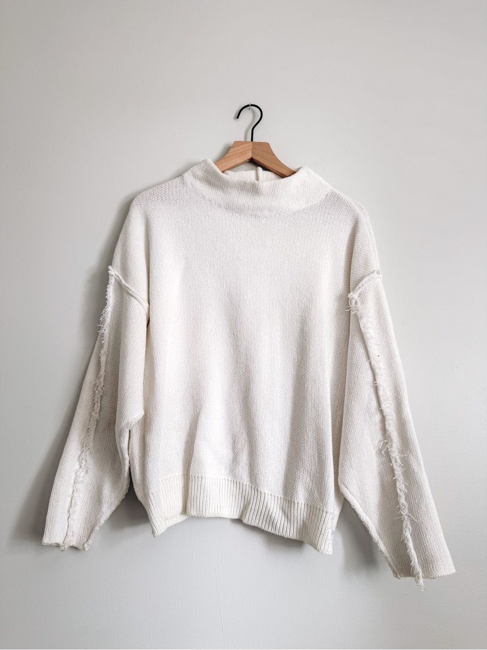 Leela & Lavender Ivory Distressed Knit Sweater Top S/M